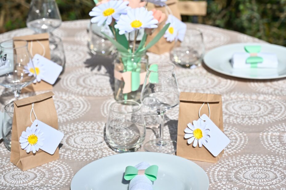 Assemblage des Noeuds de Pâques : Kit DIY en papier pour Pâques