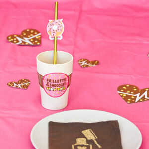 Décos de table soirée pyjama paillettes et chocolat
